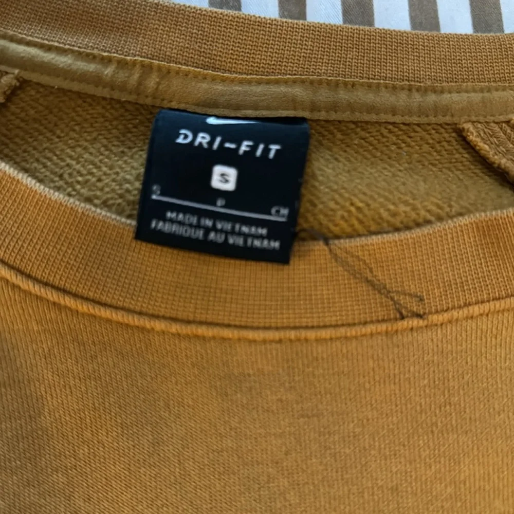 Nike Women's Crewneck Sweatshirt in Mustard